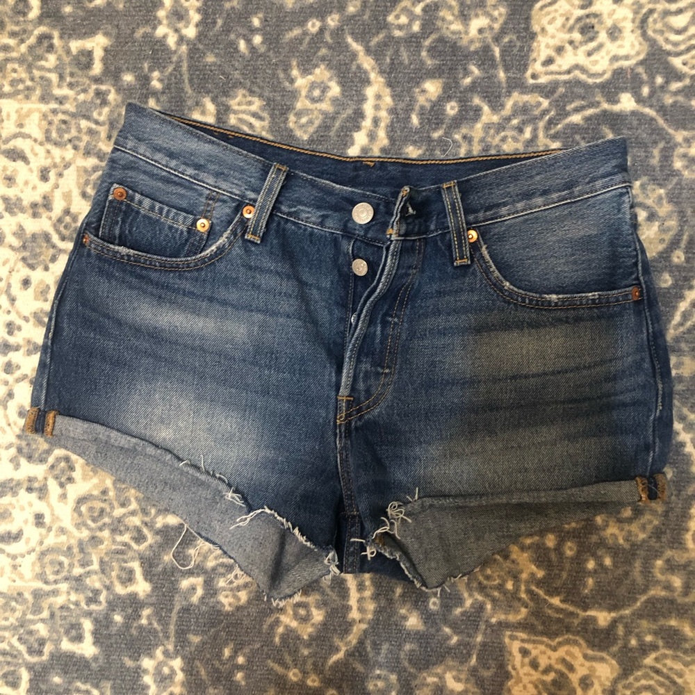 Levi’s 501 Denim Shorts Sz 28